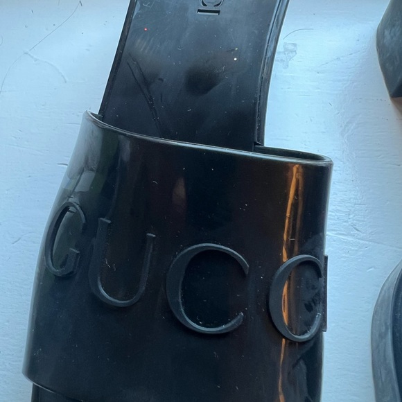 Gucci rubber slides size 8 NWT worn on one vacation! - Picture 5 of 7
